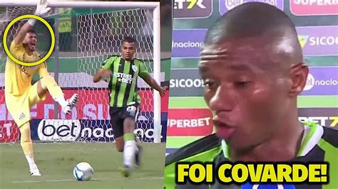 FAIR PLAY Goleiro João Paulo se machuca e o atacante faz gol América