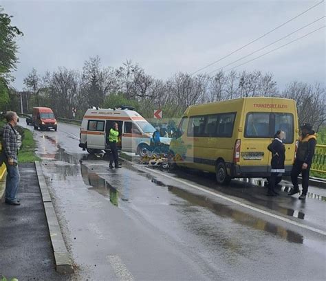 Microbuz Implicat Ntr Un Accident N Zona Localit Ii M Gura