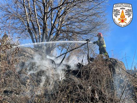 Incendio Di Sterpaglie A Verrayes Aostasera