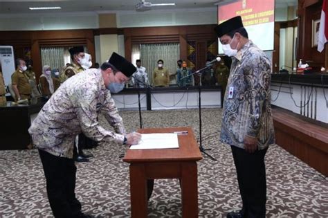 Gubernur Lantik Tiga Pejabat Pimpinan Tinggi Pratama Di Lingkup Pemprov