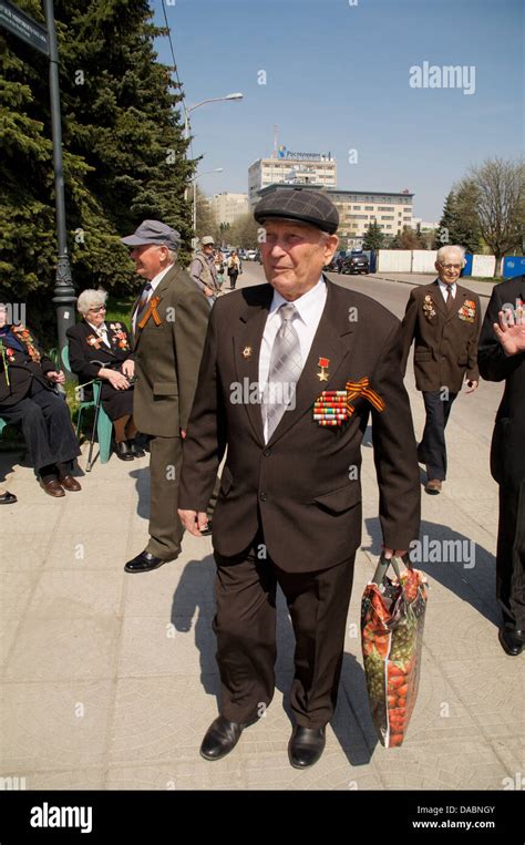 veteran of the World War II with medals Stock Photo - Alamy