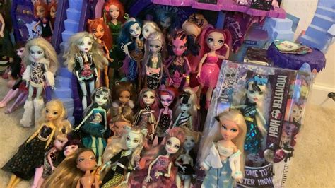 LIZZIES HUGE FLEA MARKET AND THRIFT STORE HAUL 30 Dolls Monster