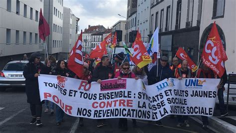 Grève Générale Entre 2 000 Et 3 000 Personnes Dans Les Rues De