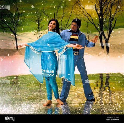 DEEPIKA PADUKONE SHAHRUKH KHAN OM SHANTI OM 2007 Stock Photo Alamy