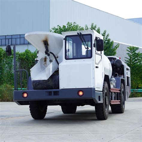 Explosion Proof Type Coal Mining Equipment Concrete Mixer Vehicles With