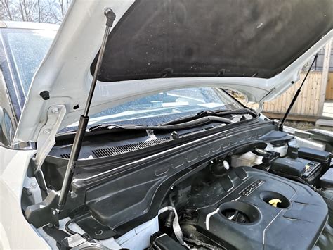 Снятие и установка капота Hyundai Creta