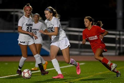 Natick Girls Soccer Earns 1 0 Win Over Rival Framingham