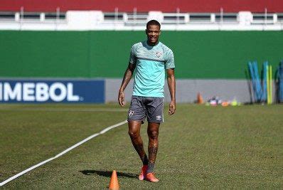 Assediado Por Outros Clubes Caio Paulista Se Declara Ao Fluminense