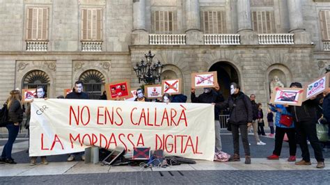 El CDR de l Eixample Dret protesta contra la llei mordassa digital betevé