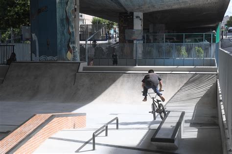 Abiertos El Parque De Patinaje Y La Pista Deportiva Bajo El Viaducto De