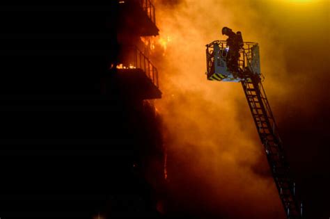 Extinguido El Incendio Forestal De El Saler Declarado El Lunes