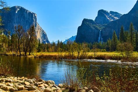 Premium Photo Valley View At Yosemite Showcasing El Capitan And