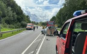 Unfall Auf B327 Bei Morbach Zwei Autos Prallen Frontal Aufeinander 5