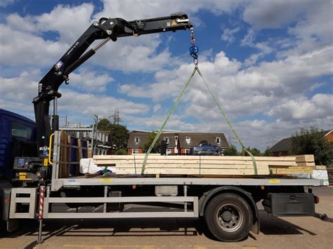 Timber Supplier Jewson Adopts Automatic Hooks From Elebia