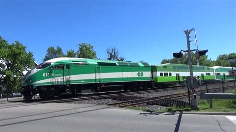 Mp40 613 On An Eastbound Go Train Youtube