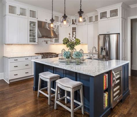 Kitchen Cabinets With Different Color Island Things In The Kitchen