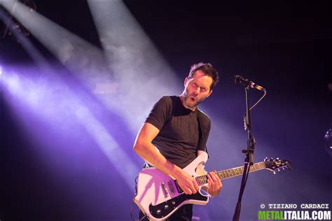 Paul Gilbert Un Concerto Virtuale Con Medley Di Led Zeppelin Black