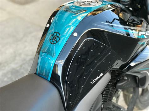 Protector De Tanque Pierneras Con Stomp Grip Yamaha Fz 2 0