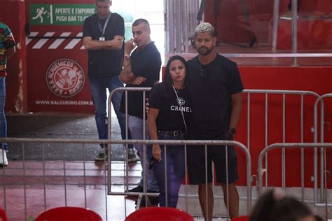 Foto Viviane Araujo Compareceu Ao Vel Rio De Quinho Na Presen A Do