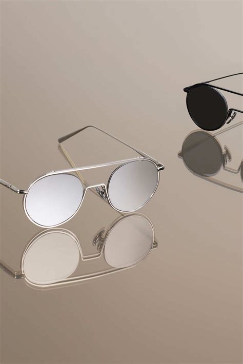 The Coolest Sunglasses To Wear This Spring Fashion Eye Glasses Eyewear Photography Eyewear