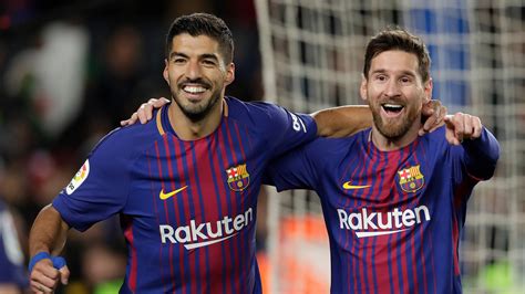 Downloaden La Liga Luis Suárez Lionel Messi| Wallpapers.com