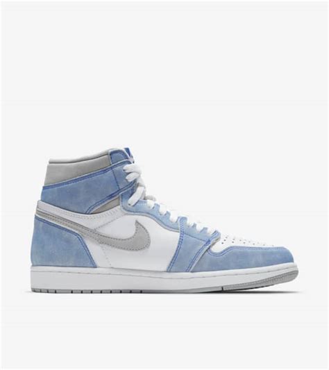 Air Jordan 1 Hyper Royal Release Date Nike Snkrs In