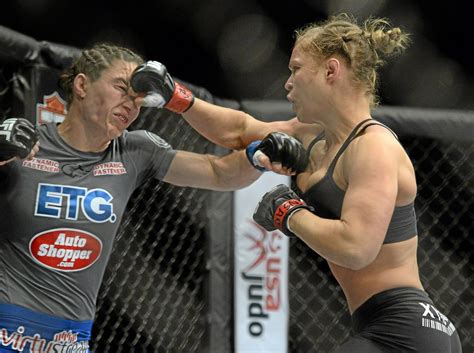 Ronda Rousey Pro Fight No 9 Defeated Sara Mcmann Via Tko Knee To