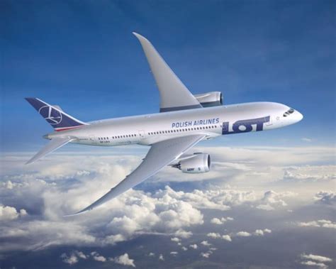 Dreamliner PLL LOT 1 Business Traveller Poland