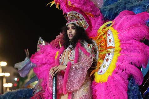 Entrega D Ja Vu Su Primer Magno Desfile Del Carnaval Internacional