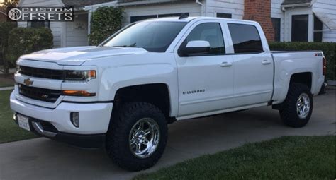 2018 Chevrolet Silverado 1500 Wheel Offset Slightly Aggressive Leveling