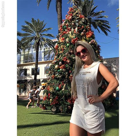 Iara Ferreira Nude The Fappening Photo FappeningBook