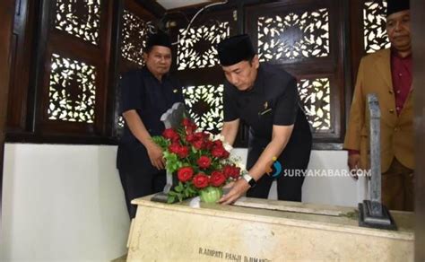 Jelang Hari Jadi Pejabat Pemkab Sidoarjo Ziarah Ke TMP Dan Makam