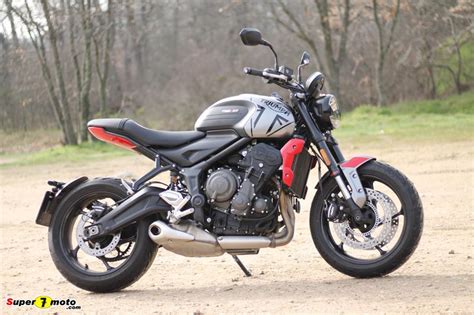 Triumph Trident Prueba A Fondo Super Moto