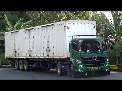 Mantul Truck Kontainer Truk Gandeng Truk Tronton Hino Fuso