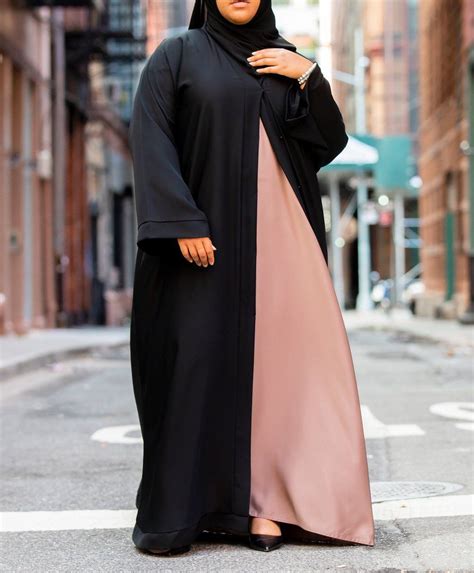 Munirah Abaya In Classic Black Curvy Abaya Fashion Classic Black