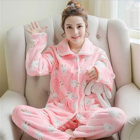 2018 New Winter Women Pajamas Set Ladies Sleepwear Flannel Long Sleeved