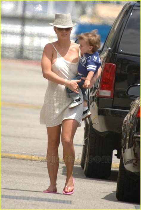 Britney Keeps On Cruisin Photo Britney Spears Pictures