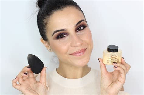 Cómo Aplicar Polvos Sueltos Con Esponja O Beauty Blender The Make Up Statement