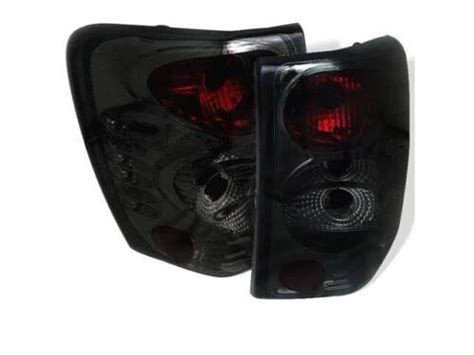 Spyder Auto 5005717 Altezza Tail Lights Fits 99 04 Grand Cherokee WJ