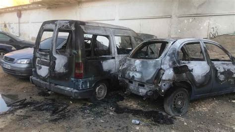 Coches Calcinados En Jerez Tras Un Incendio En La Barriada De Las