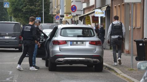 Polizeieinsatz In Pforzheim Mann In Maximilianstra E Festgenommen