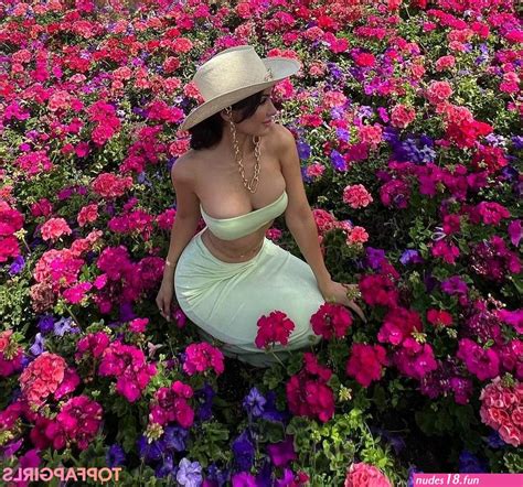 Alia Shelesh Sssniperwolf Nude Leaked Onlyfans Onlyfans Leaks