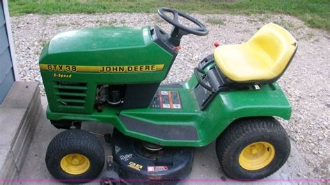 John Deere Stx38 Lawn Mower In Wamego Ks Item B1335 Sold Purple Wave