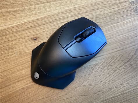 Alienware Wired/Wireless Gaming Mouse (AW610M) Review | PCMag