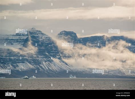 Layers Of Flood Basalt On The Volquart Boons Kyst Stock Photo Alamy