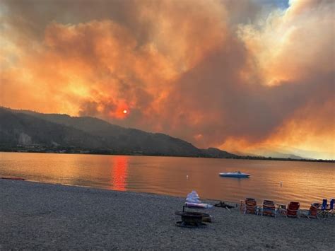 Border Crossing Wildfire Burning Dangerously Close To Osoyoos B C