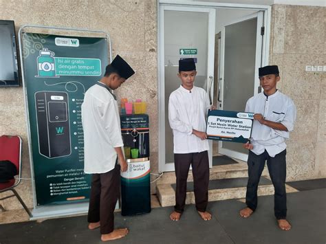 Baitul Wakaf Sediakan Air Minum Higienis Gratis Untuk Jamaah Masjid Dan