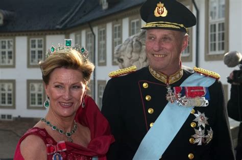 Scandal in the Norwegian Royal Family. Queen Sonja pays homage to a ...