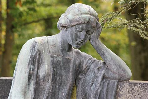 5 Free Grieving Statue And Grieving Images Pixabay