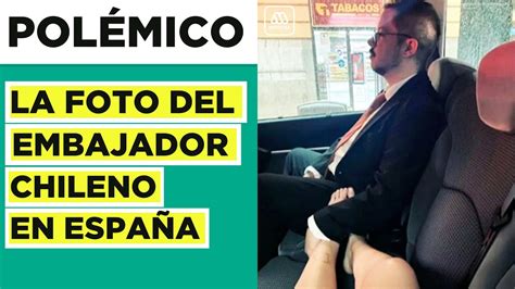 Polémica foto de embajador chileno en España que fue criticada por el